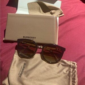Burberry Men’s Brown Tortoiseshell Sunglasses with Gradient Lenses